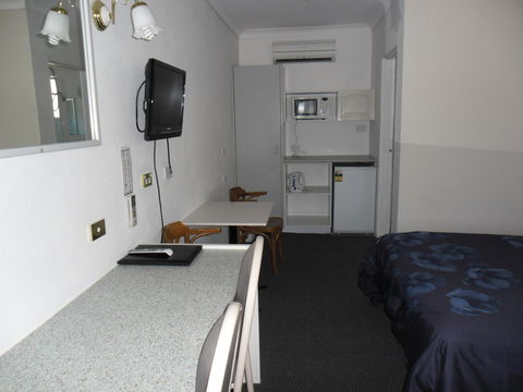 Ben Chifley Motor Inn - Accommodation NT 31
