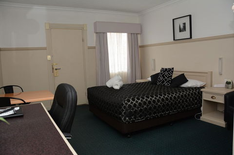 Ben Chifley Motor Inn - Accommodation NT 15