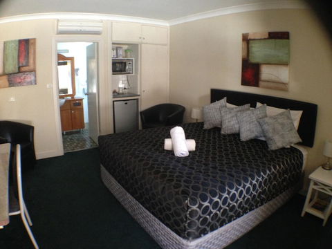 Ben Chifley Motor Inn - Accommodation NT 22