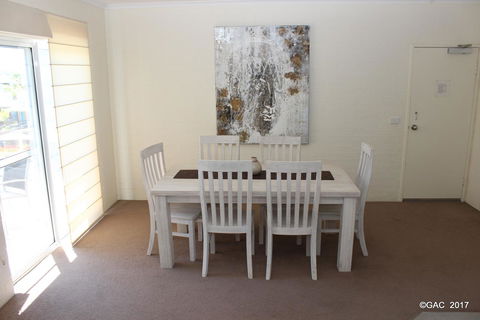 Mollymook Cove Apartments - Accommodation NT 13