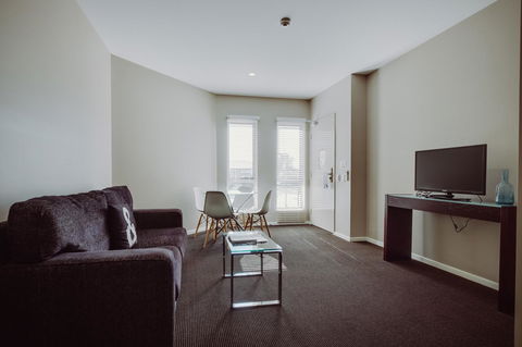 Crossroads Hotel - Accommodation NT 9