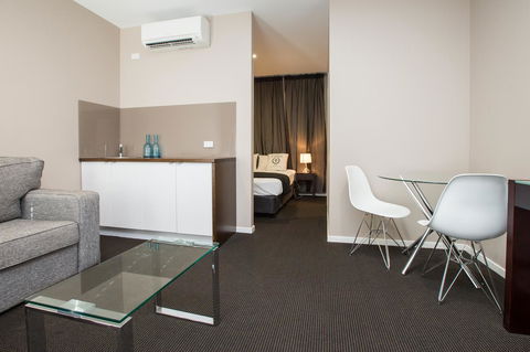 Crossroads Hotel - Accommodation NT 38