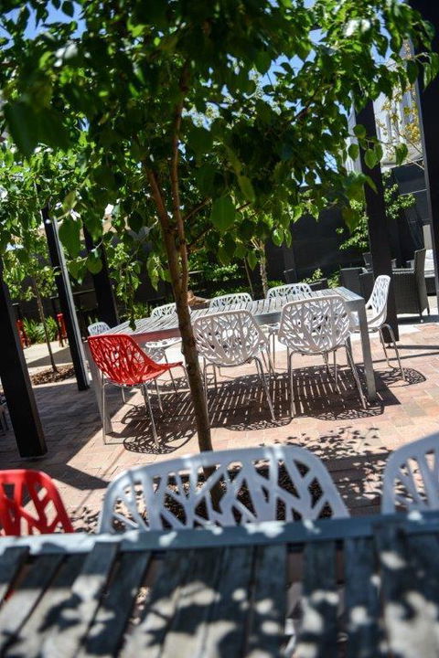 Crossroads Hotel - Accommodation NT 24