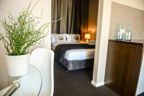 Crossroads Hotel - Accommodation NT 21