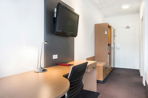 Metro Hotel Miranda - Accommodation NT 11