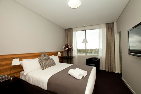 Metro Hotel Miranda - Accommodation NT 13