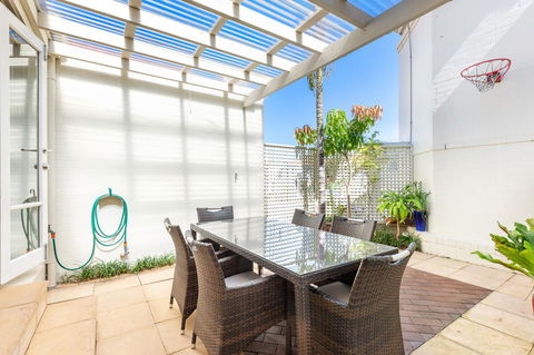 Kensington Self-Contained Modern House (89BROM) - Accommodation NT 9