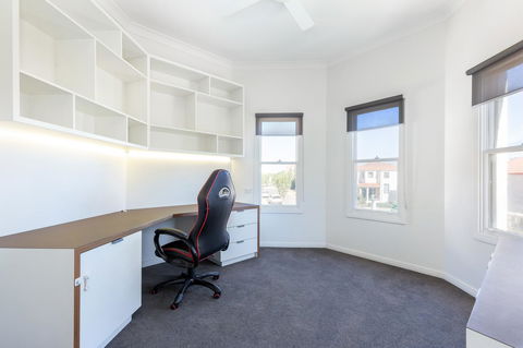 Kensington Self-Contained Modern House (89BROM) - Accommodation NT 11