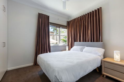 Kensington Self-Contained Modern House (89BROM) - Accommodation NT 20