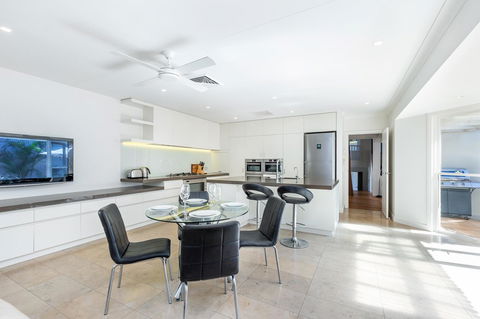 Kensington Self-Contained Modern House (89BROM) - Accommodation NT 5
