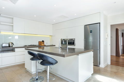 Kensington Self-Contained Modern House (89BROM) - Accommodation NT 18