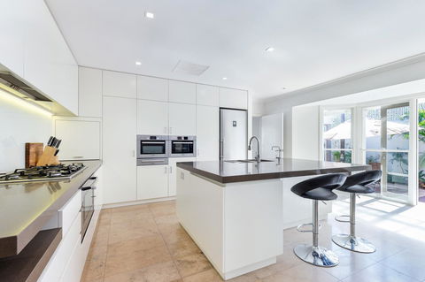 Kensington Self-Contained Modern House (89BROM) - Accommodation NT 17