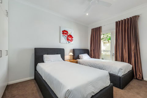 Kensington Self-Contained Modern House (89BROM) - Accommodation NT 12
