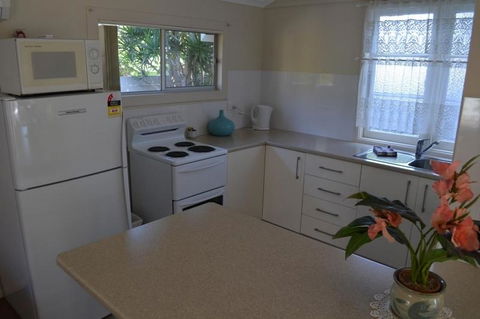 Sundial Holiday Units - Accommodation NT 4