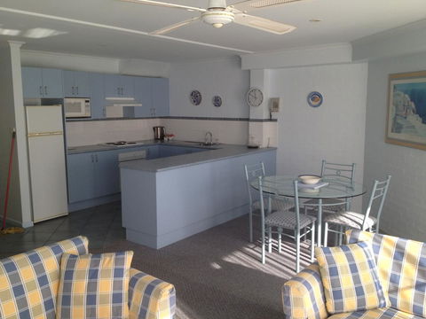Breakers Apartments - Accommodation NT 11