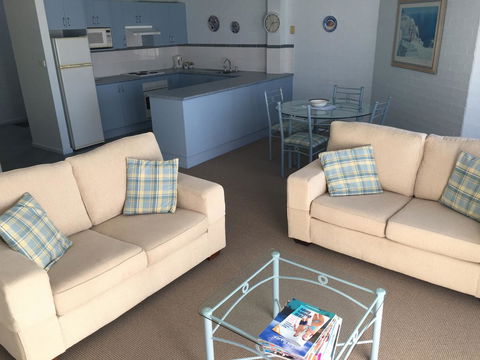 Breakers Apartments - Accommodation NT 9