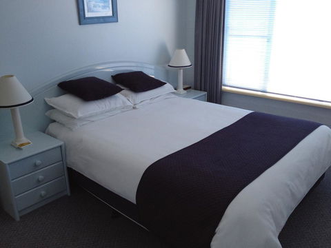 Breakers Apartments - Accommodation NT 4