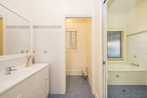 Colonial Court Villas - Accommodation NT 6