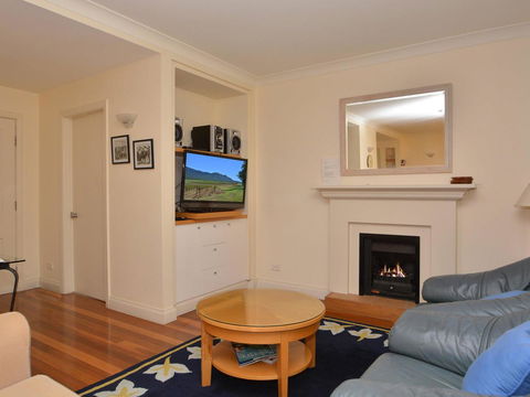 Villa 2br Prosecco Villa Located Within Cypress Lakes Resort - Accommodation NT 1