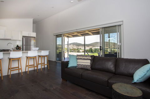 Stay In Mudgee The Grove, The Church, And Premium Private Homestead - Accommodation NT 9