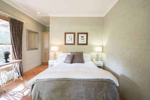 Thistle Hill Guesthouse - Walk To Many Wineries And Restaurants - Accommodation NT 28