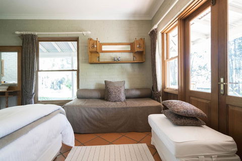 Thistle Hill Guesthouse - Walk To Many Wineries And Restaurants - Accommodation NT 39