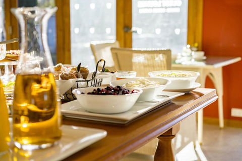 Thistle Hill Guesthouse - Walk To Many Wineries And Restaurants - Accommodation NT 14