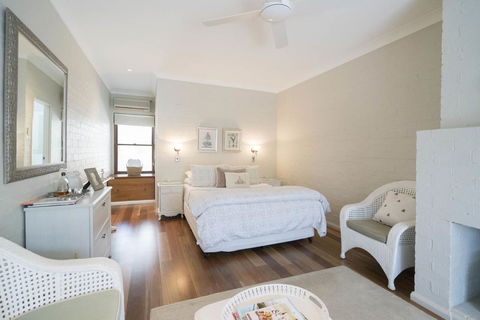 Thistle Hill Guesthouse - Walk To Many Wineries And Restaurants - Accommodation NT 43