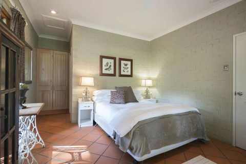 Thistle Hill Guesthouse - Walk To Many Wineries And Restaurants - Accommodation NT 27