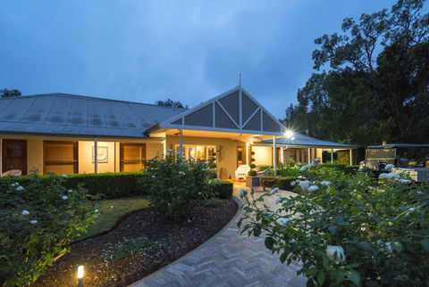 Thistle Hill Guesthouse - Walk To Many Wineries And Restaurants - Accommodation NT 0