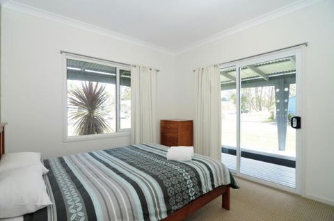 Huskisson Holiday Motel Cabins - Accommodation NT 28