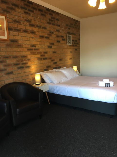 Bega Downs Motor Inn - Accommodation NT 8