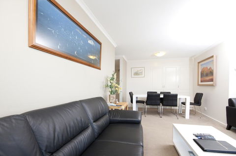 Sails Apartments - Accommodation NT 14