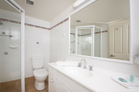Sails Apartments - Accommodation NT 13