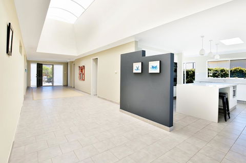 Neptune I Absolute Beachfront I Stunning Views - Accommodation NT 24