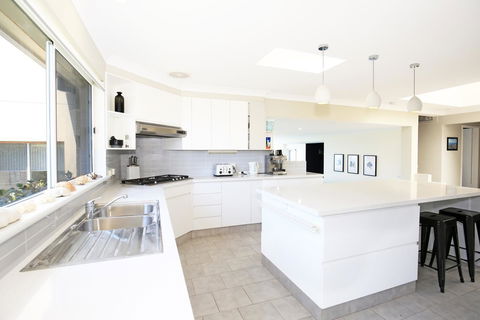 Neptune I Absolute Beachfront I Stunning Views - Accommodation NT 8