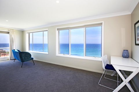 Neptune I Absolute Beachfront I Stunning Views - Accommodation NT 12