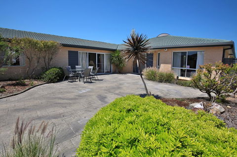 Neptune I Absolute Beachfront I Stunning Views - Accommodation NT 30