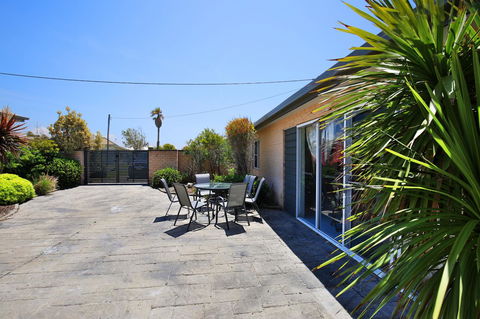 Neptune I Absolute Beachfront I Stunning Views - Accommodation NT 28