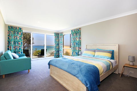 Neptune I Absolute Beachfront I Stunning Views - Accommodation NT 16