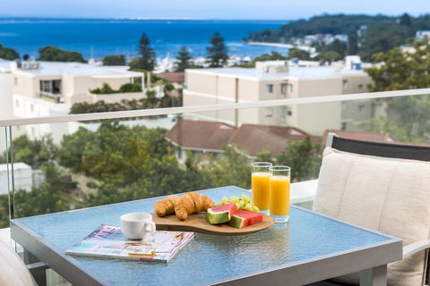 Oaks Nelson Bay Lure Suites - Accommodation NT 6