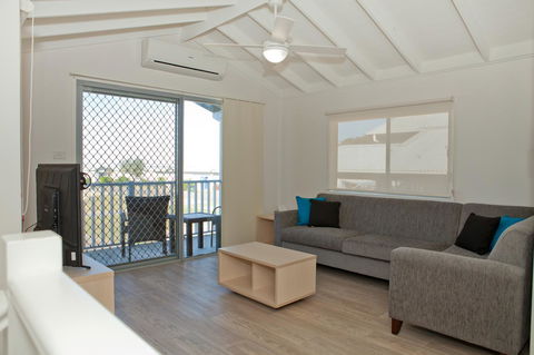 Blue Lagoon Beach Resort - Accommodation NT 25