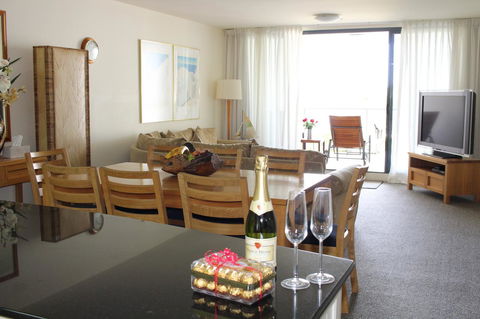 The Boathouse Resort Luxury Apartments - Accommodation NT 21