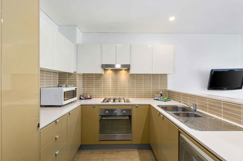 Quality Suites Pioneer Sands - Accommodation NT 11