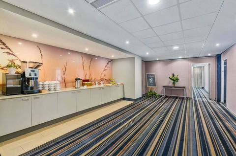 Quality Suites Pioneer Sands - Accommodation NT 2