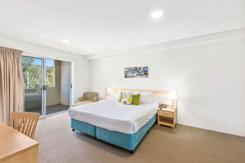 Quality Suites Pioneer Sands - Accommodation NT 9