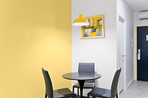 Value Suites Green Square - Accommodation NT 25