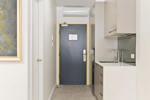 Value Suites Green Square - Accommodation NT 17