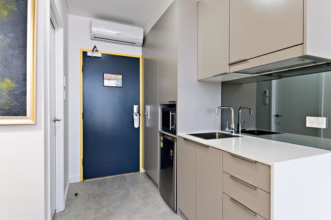 Value Suites Green Square - Accommodation NT 23