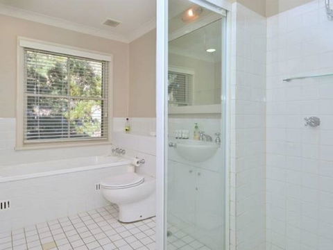 Villa 3br Chianti Villa Located Within Cypress Lakes Resort - Accommodation NT 10